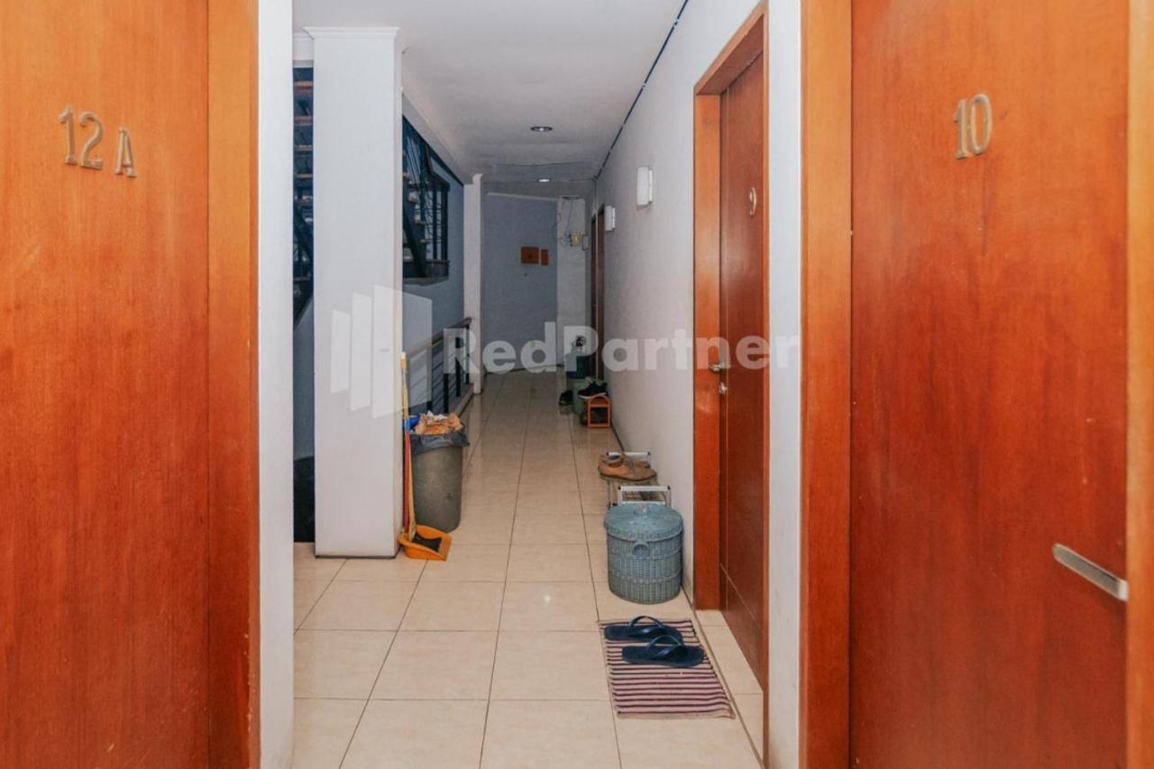 De Lugano Scbd Syariah Mitra Reddoorz Hotell Jakarta Exteriör bild