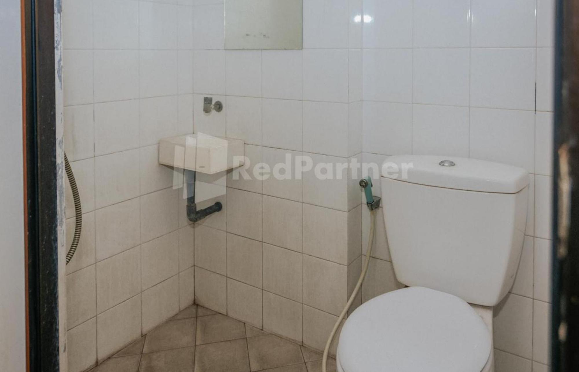 De Lugano Scbd Syariah Mitra Reddoorz Hotell Jakarta Exteriör bild